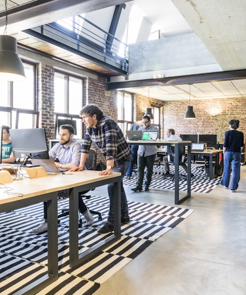 彩神(Vll)股份有限公司团队合影，展示专业与活力的企业文化